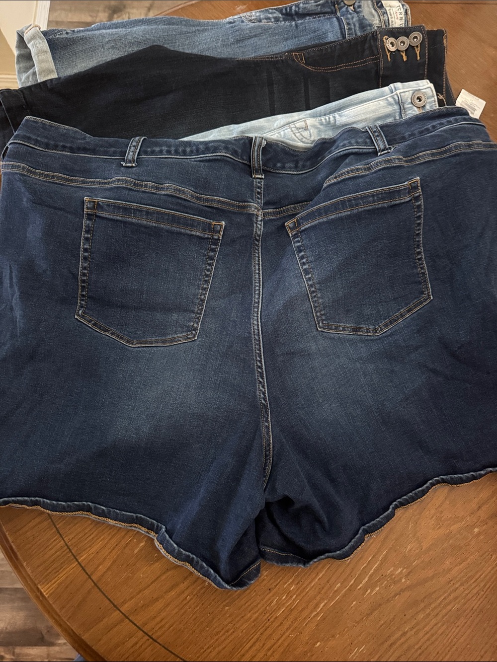 6 pairs torrid size 26 shorts lot 5 denim 1 Black twill dot 6-10” inseams 2 NWT - Picture 6 of 15